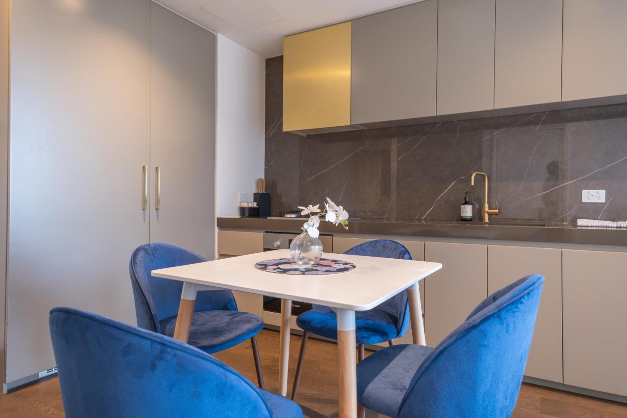 Relaxed 1Br1Ba City View Apt Wifi In Heart Melcbd Melbourne Exterior photo